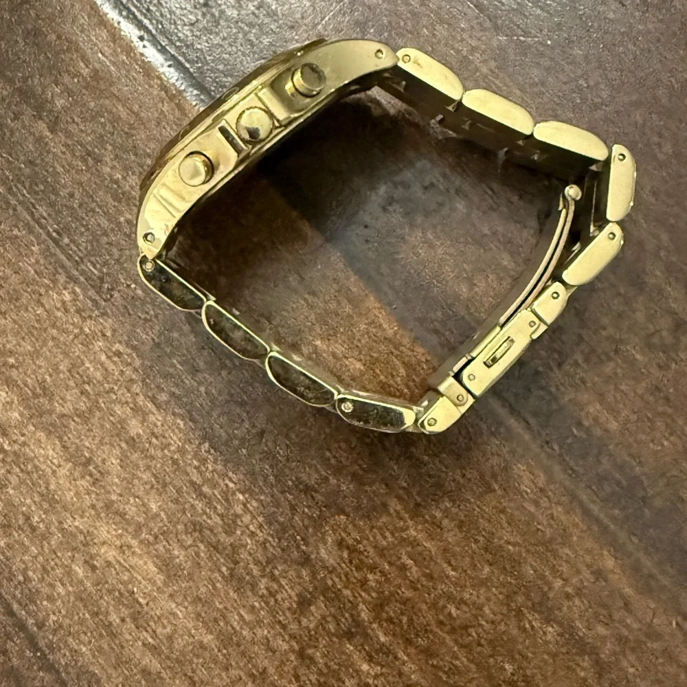 Marc By Marc Jacobs Gold Women's Watch - Picture 7 of 10